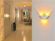 Moderne LED Wandleuchte im Dreiecksdesign - Moderne-Lampen.de