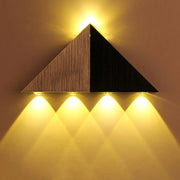 Moderne LED Wandleuchte im Dreiecksdesign - Moderne-Lampen.de