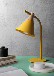 Moderne Nordische Tischlampe - Moderne-Lampen.de